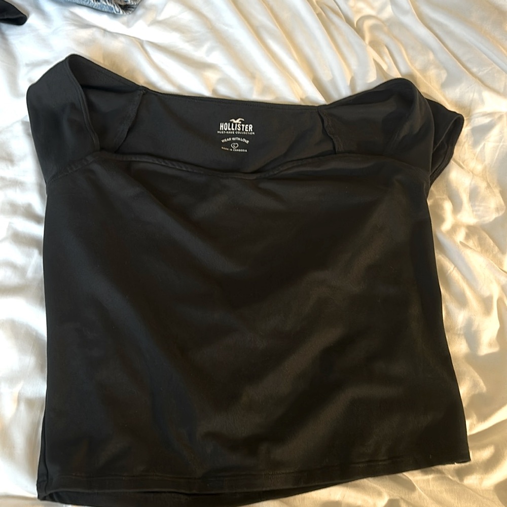 black cropped tank